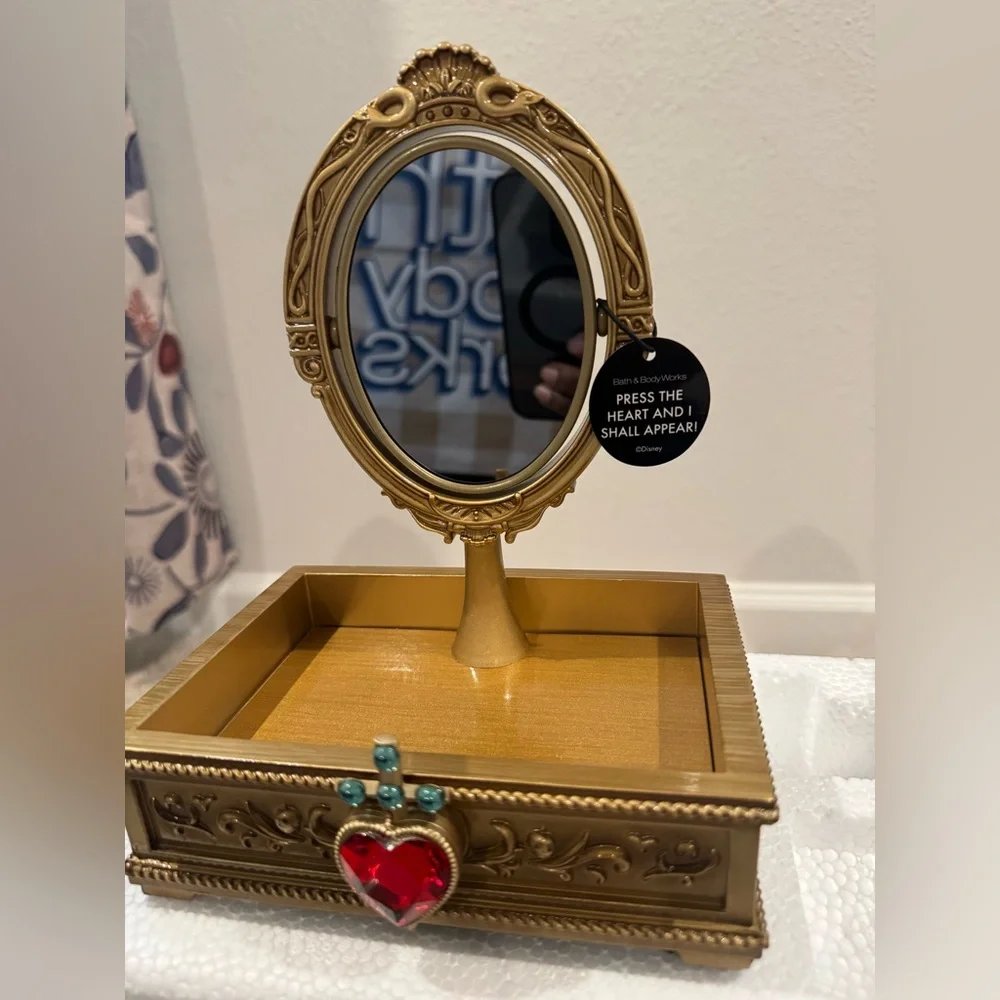 Bath and Bady works magic mirror Bady Care Tray Villians Disney